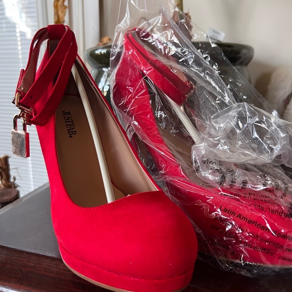 high heels shoes.New, still in bags and original box. Size 8 - Picture 6 of 11